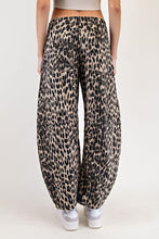 Load image into Gallery viewer, Leopard Barrel Jeans
