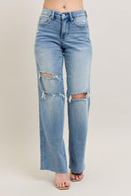 Load image into Gallery viewer, Judy Blue Mid Rise Tummy Control &amp; Destroy Wide Jean
