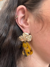 Load image into Gallery viewer, Teardrop Textured Earrings
