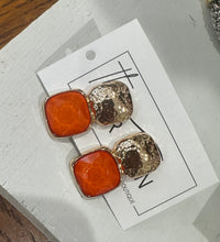 Load image into Gallery viewer, Medium Birdie Earrings

