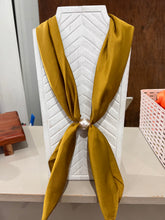 Load image into Gallery viewer, Pearl Scarf
