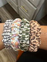 Load image into Gallery viewer, Andi Scrunchie Keychain

