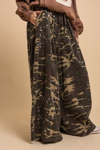 Load image into Gallery viewer, The Woods Wide Leg Pants
