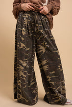 Load image into Gallery viewer, The Woods Wide Leg Pants
