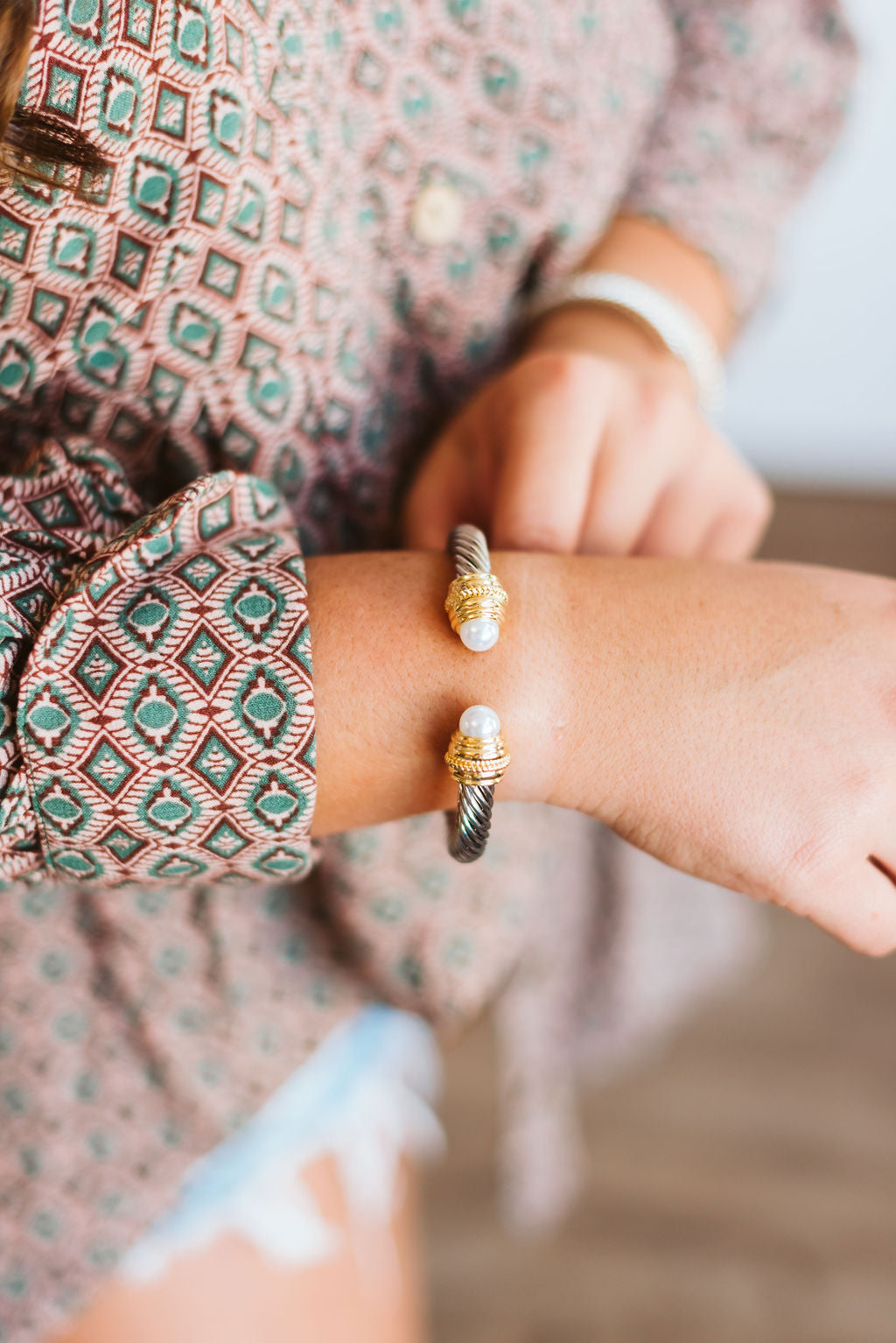 Classy Pearl Cuff