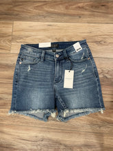 Load image into Gallery viewer, Judy Blue V-Front Shorts
