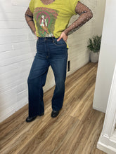 Load image into Gallery viewer, HIDDEN Logan High Rise Dad Jean
