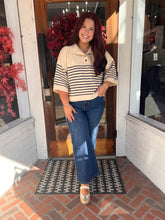 Load image into Gallery viewer, Lux Retro Wide Leg *Petite* Jeans
